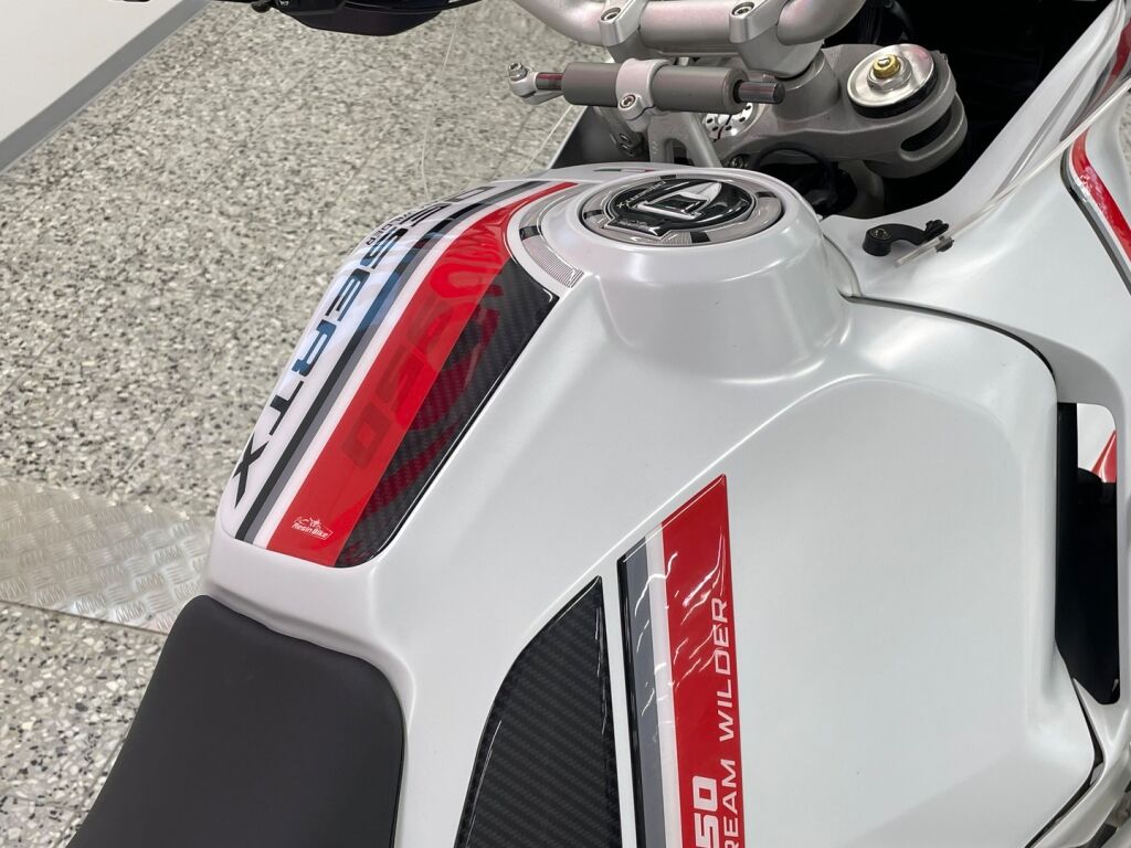 Ducati Desert X 2022 