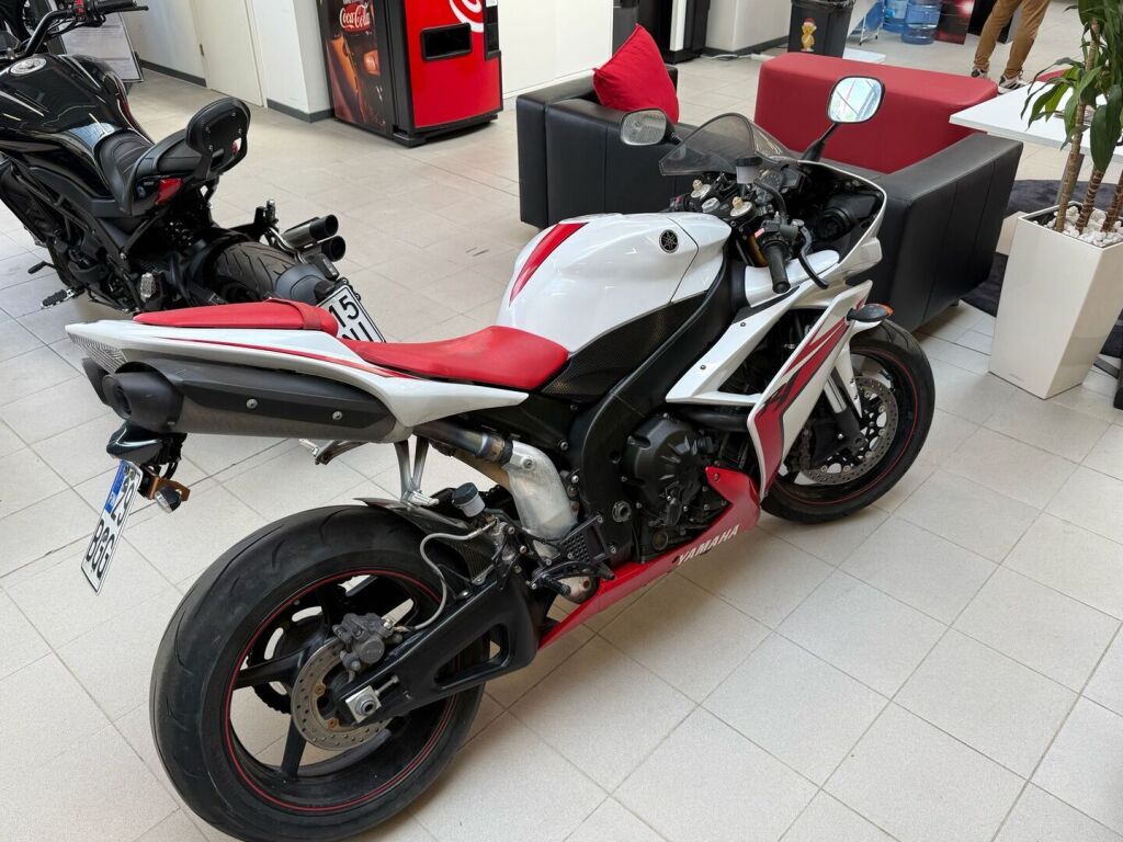 Yamaha YZF-R1 2009 Valkoinen
