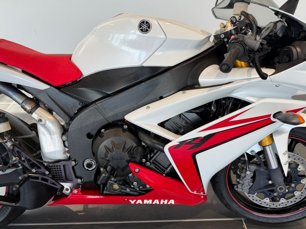 Yamaha YZF-R1 2009 Valkoinen