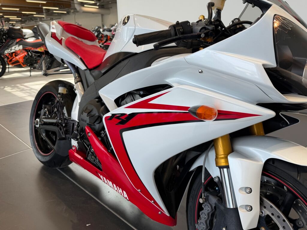Yamaha YZF-R1 2009 Valkoinen