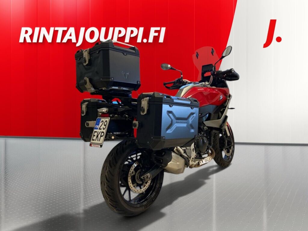 BMW F 2023 Punainen