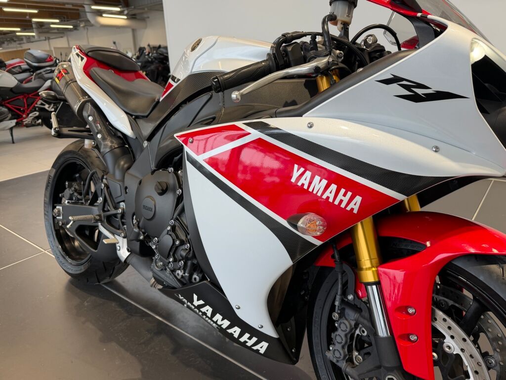 Yamaha YZF-R1 2012 