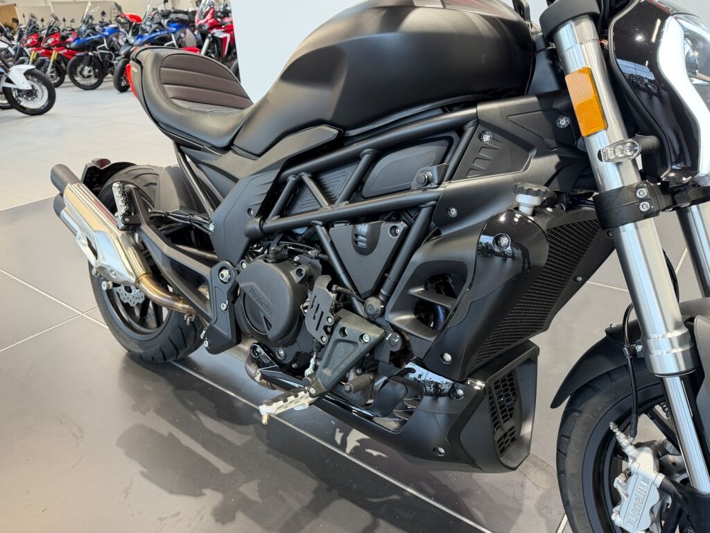 Benelli 502 CRUISER 2023 
