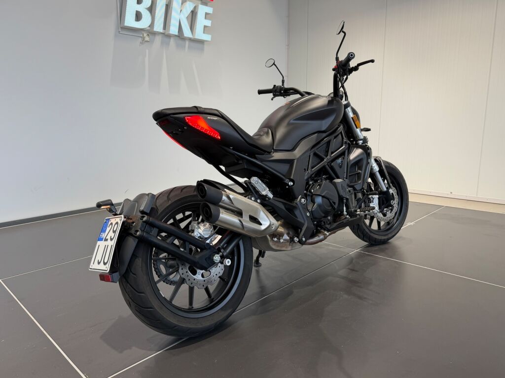 Benelli 502 CRUISER 2023 