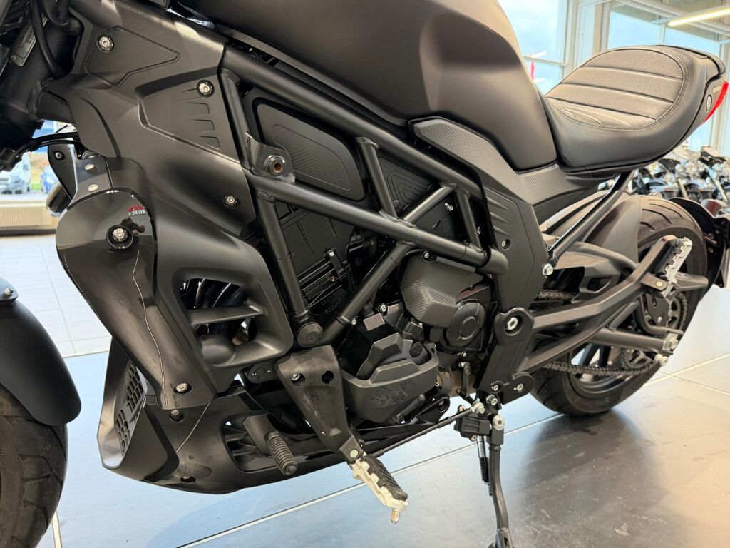 Benelli 502 CRUISER 2023 
