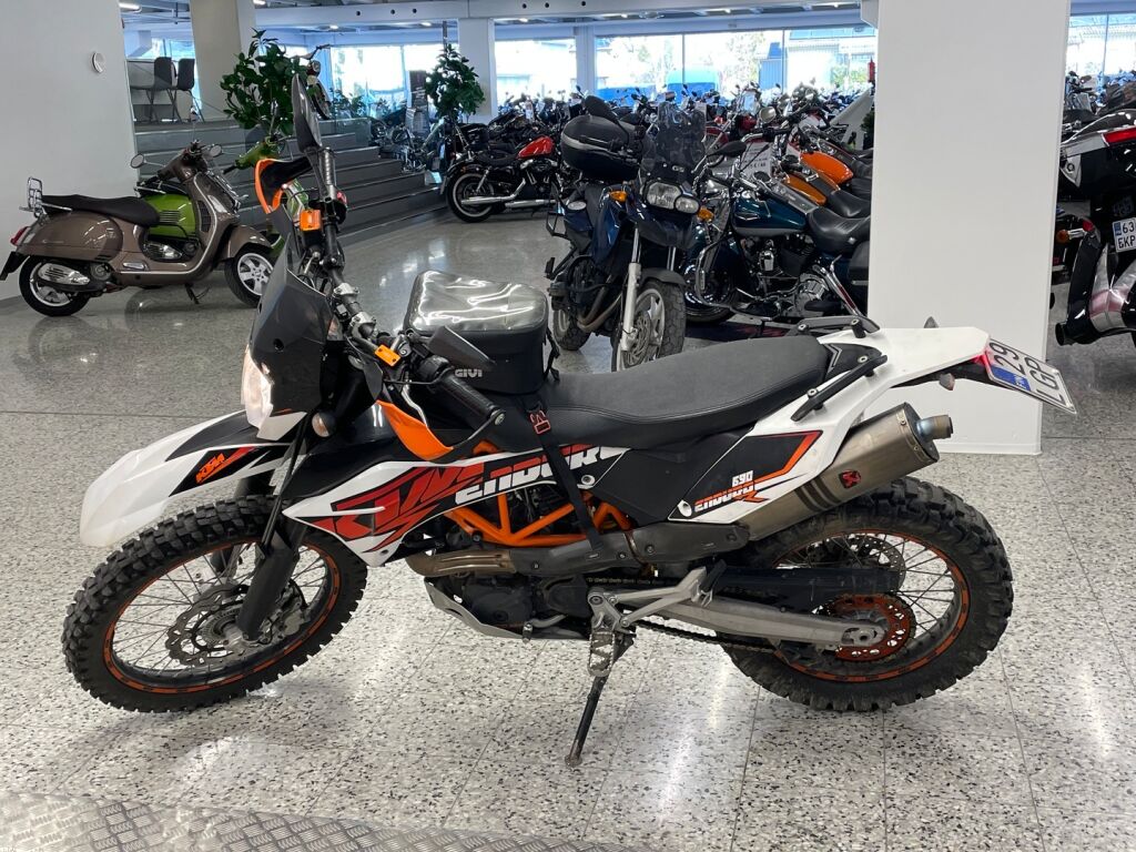 Ktm 690 2015 Oranssi