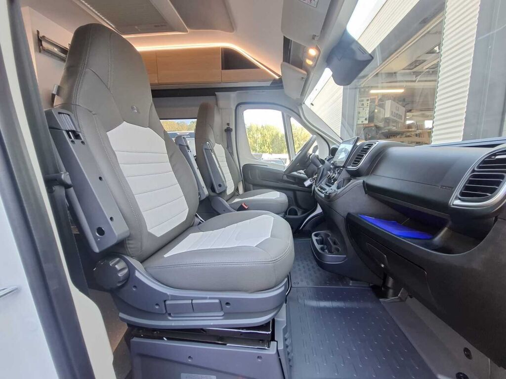 Adria TWIN 540 SPB 2025 Valkoinen