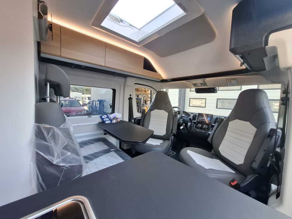 Adria TWIN 540 SPB 2025 Valkoinen