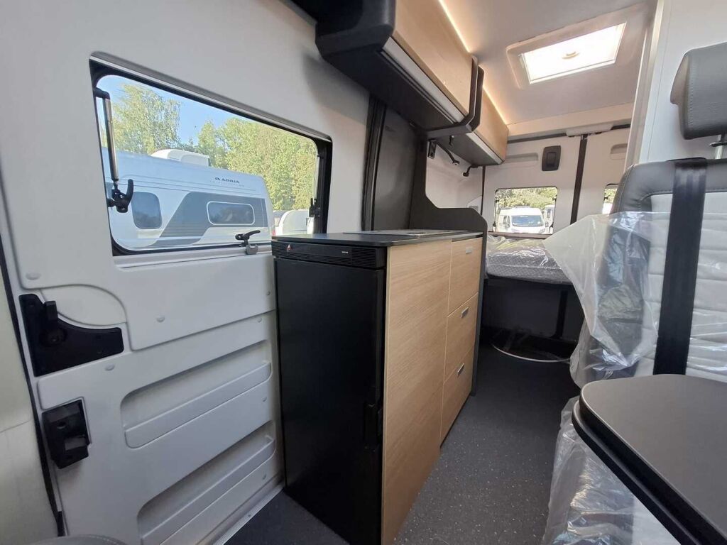 Adria TWIN 540 SPB 2025 Valkoinen