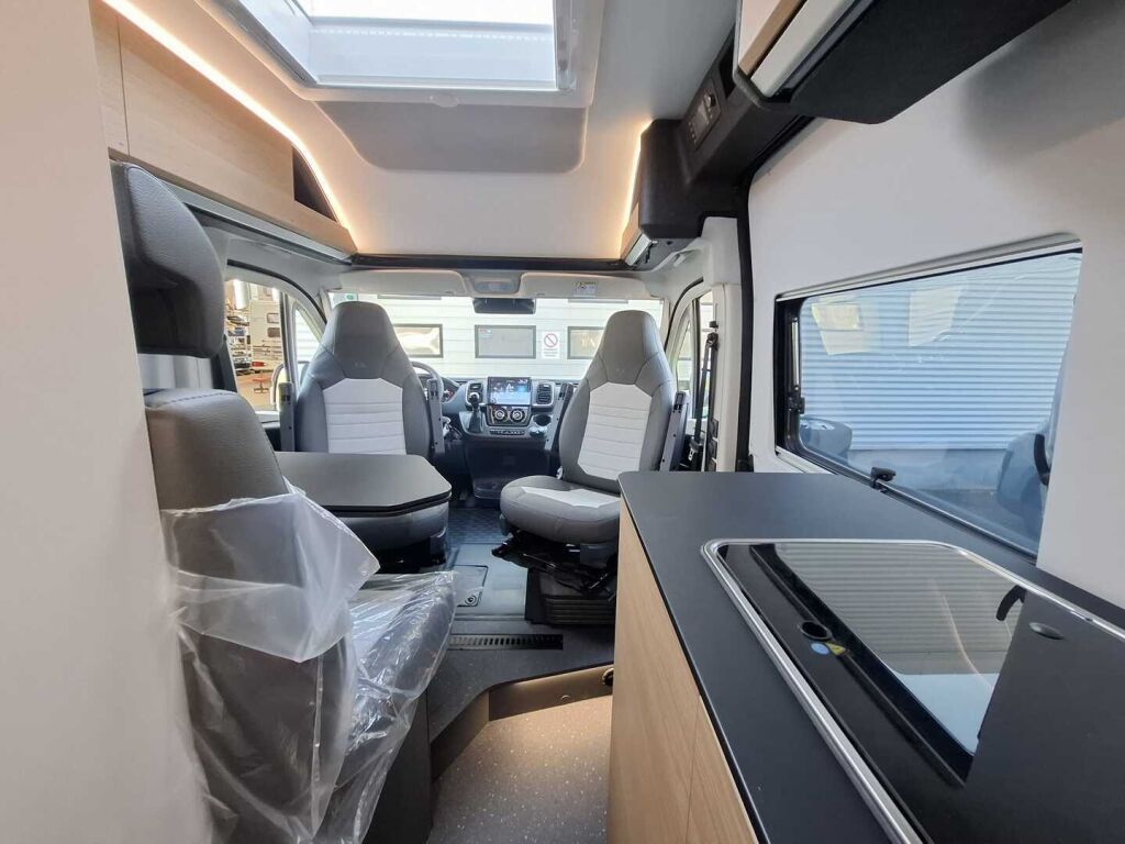 Adria TWIN 540 SPB 2025 Valkoinen