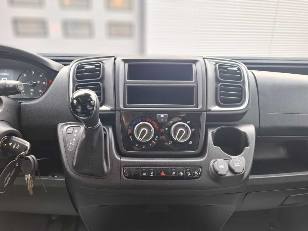 Adria TWIN 640 SLB 2025 Valkoinen