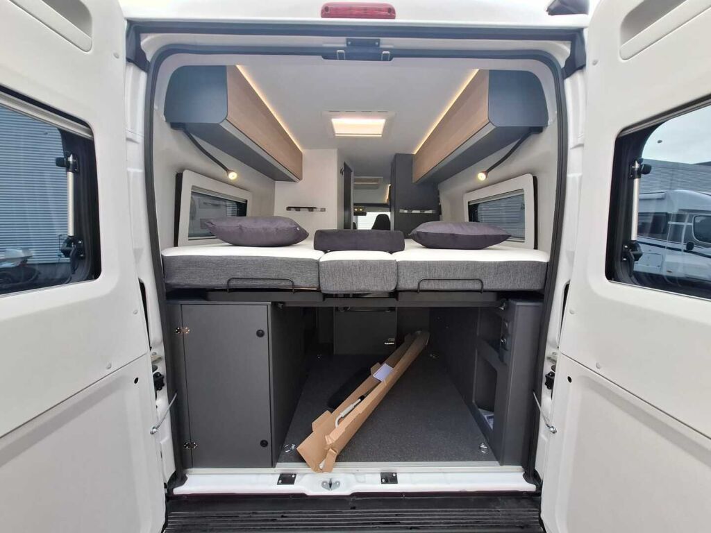 Adria TWIN 640 SLB 2025 Valkoinen