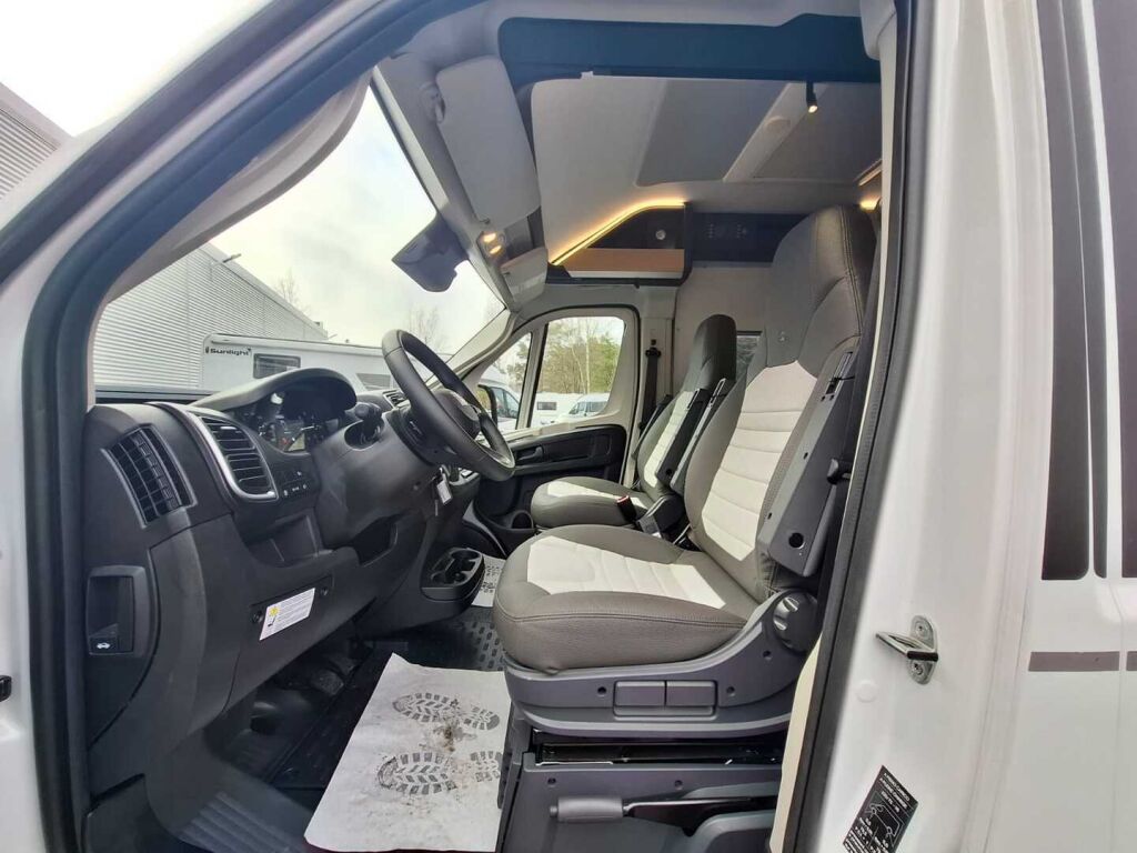 Adria TWIN 640 SLB 2025 Valkoinen