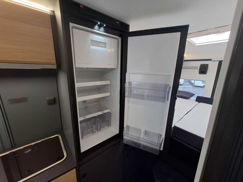 Adria TWIN 640 SLB 2025 Valkoinen