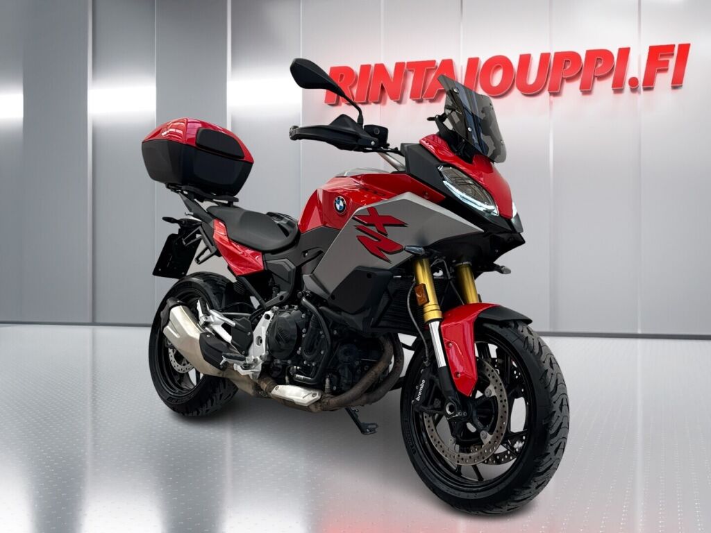 BMW F 2022 Punainen