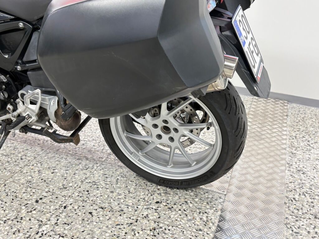 BMW F 2013 Harmaa