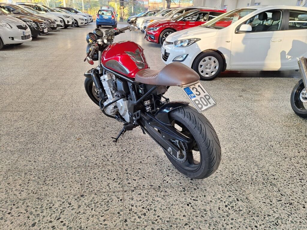 Suzuki GSF 2008 Punainen