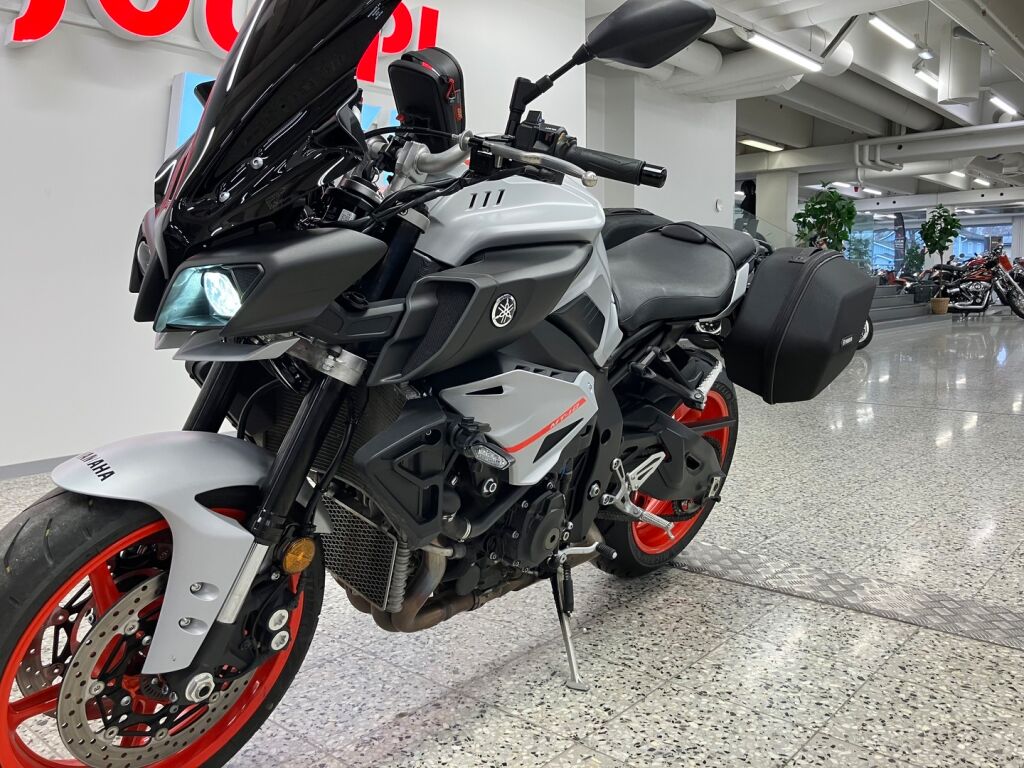 Yamaha MT-10 2021 
