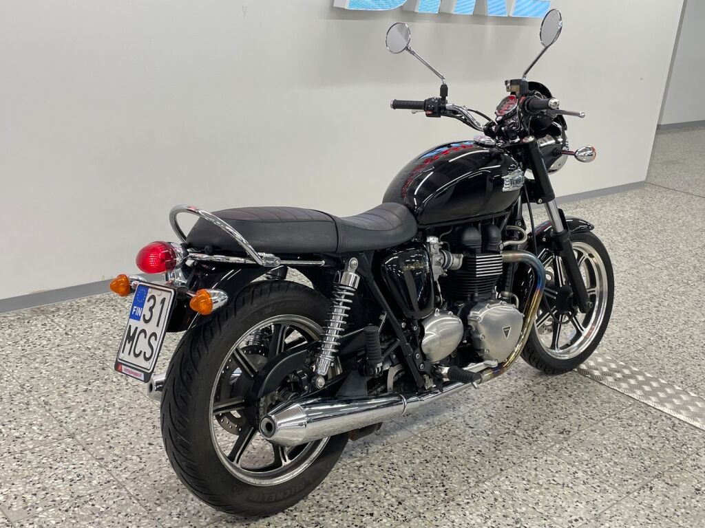 Triumph BONNEVILLE 2011 
