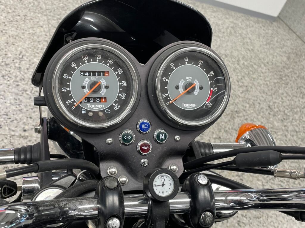 Triumph BONNEVILLE 2011 