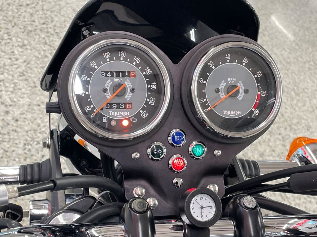 Triumph BONNEVILLE 2011 