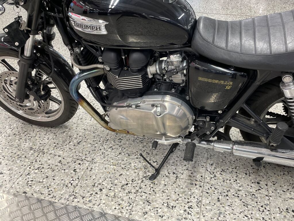 Triumph BONNEVILLE 2011 