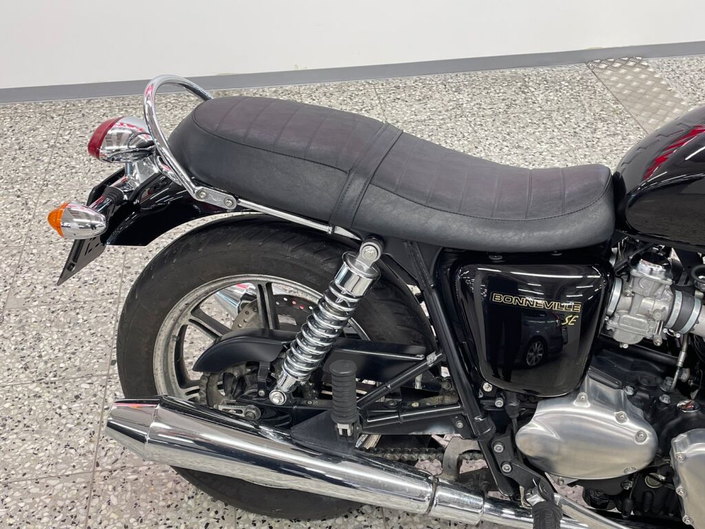 Triumph BONNEVILLE 2011 