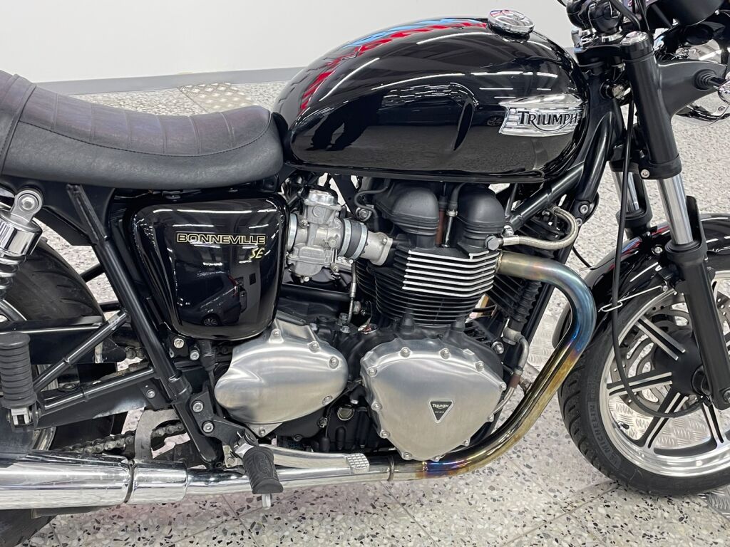 Triumph BONNEVILLE 2011 