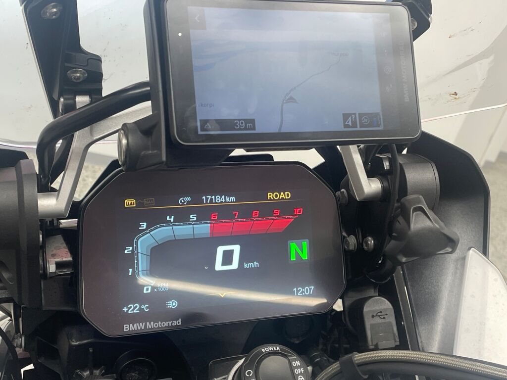 BMW R 2023 Musta