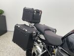 BMW R 2023 Musta