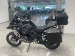 BMW R 2023 Musta