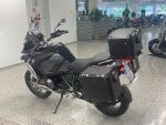BMW R 2023 Musta