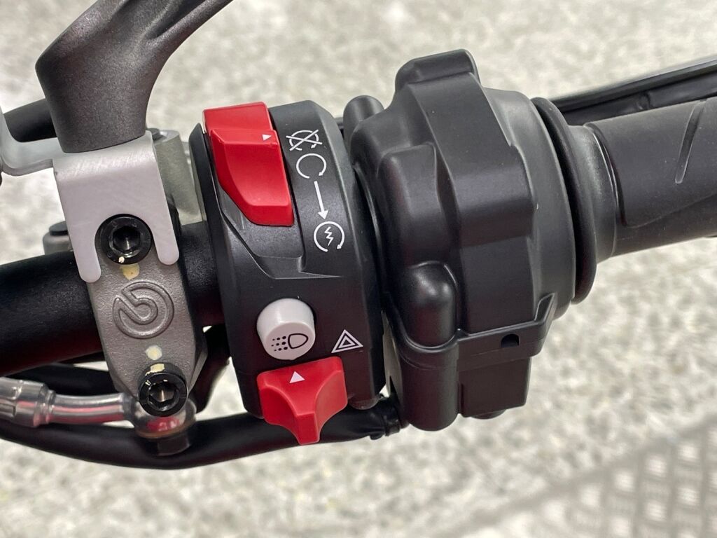 Ducati MONSTER 2021 