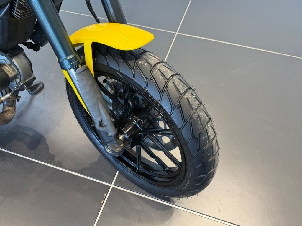 Ducati Scrambler 2015 Keltainen