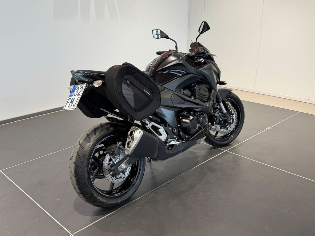 Kawasaki Z 2017 Musta