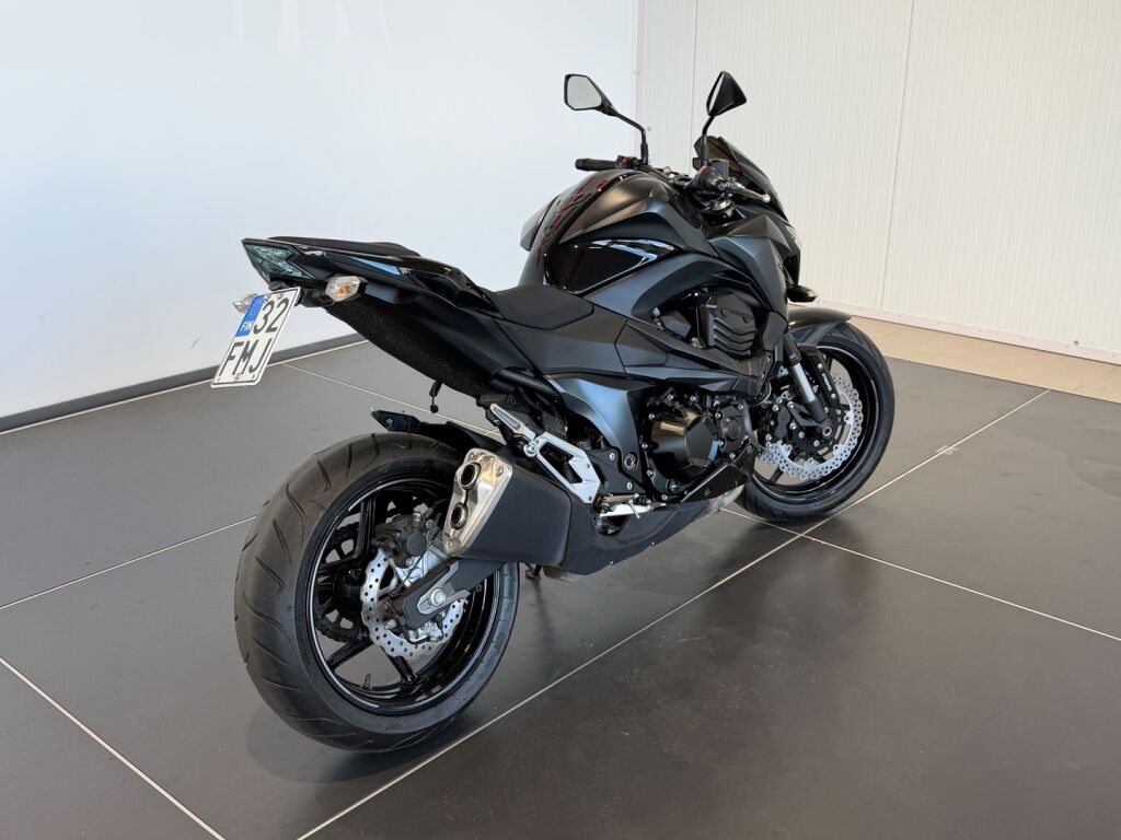 Kawasaki Z 2017 Musta