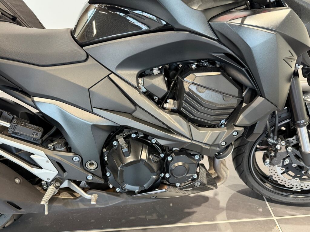 Kawasaki Z 2017 Musta