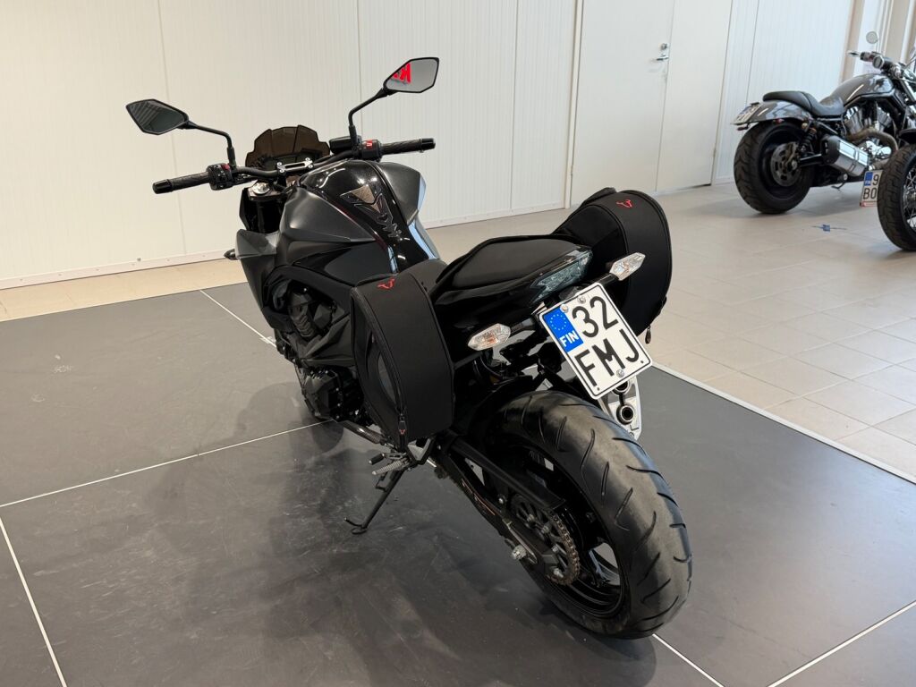 Kawasaki Z 2017 Musta