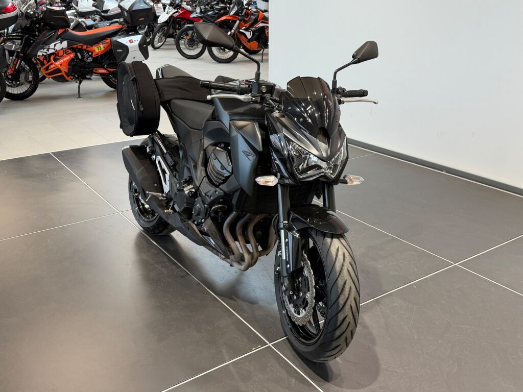Kawasaki Z 2017 Musta