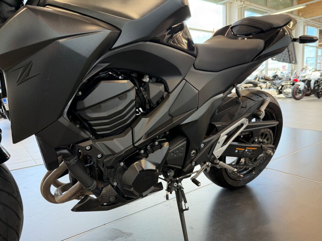 Kawasaki Z 2017 Musta