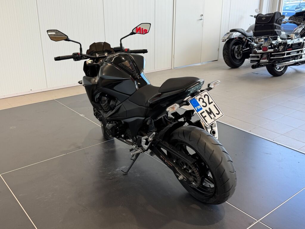 Kawasaki Z 2017 Musta