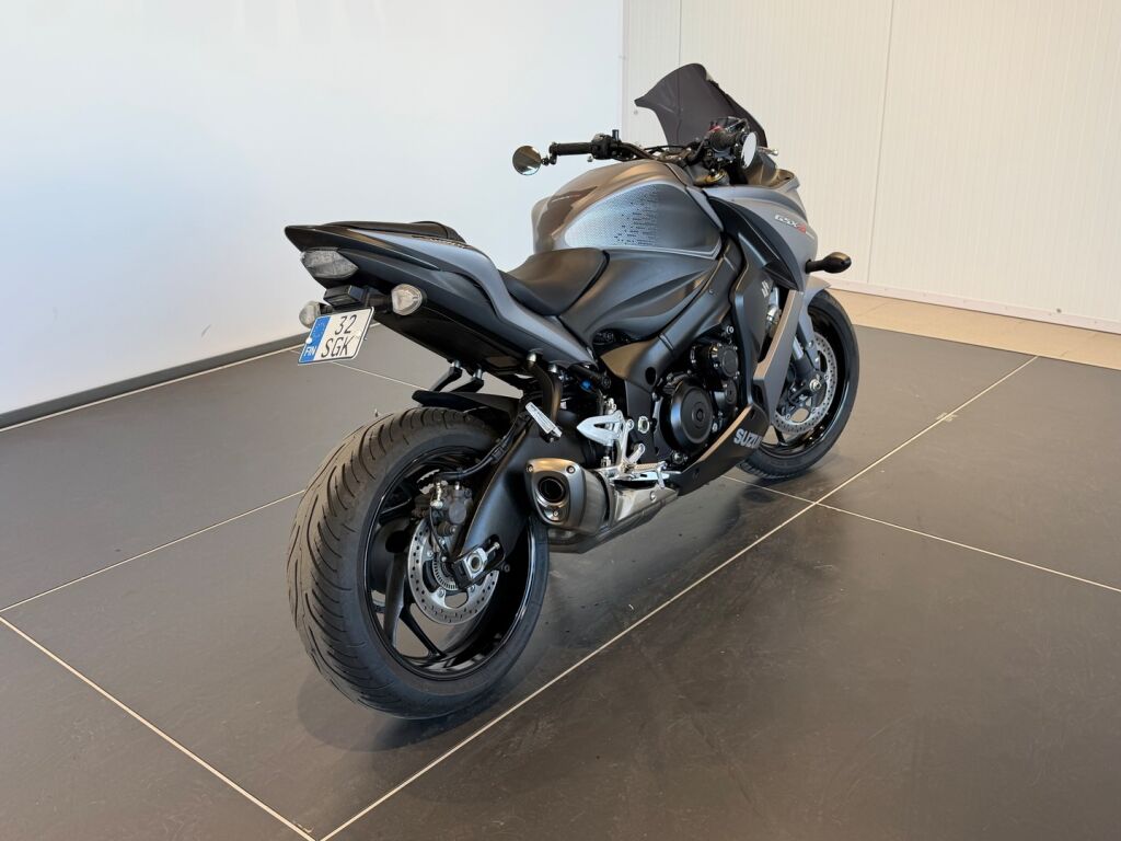 Suzuki GSX-S 2016 