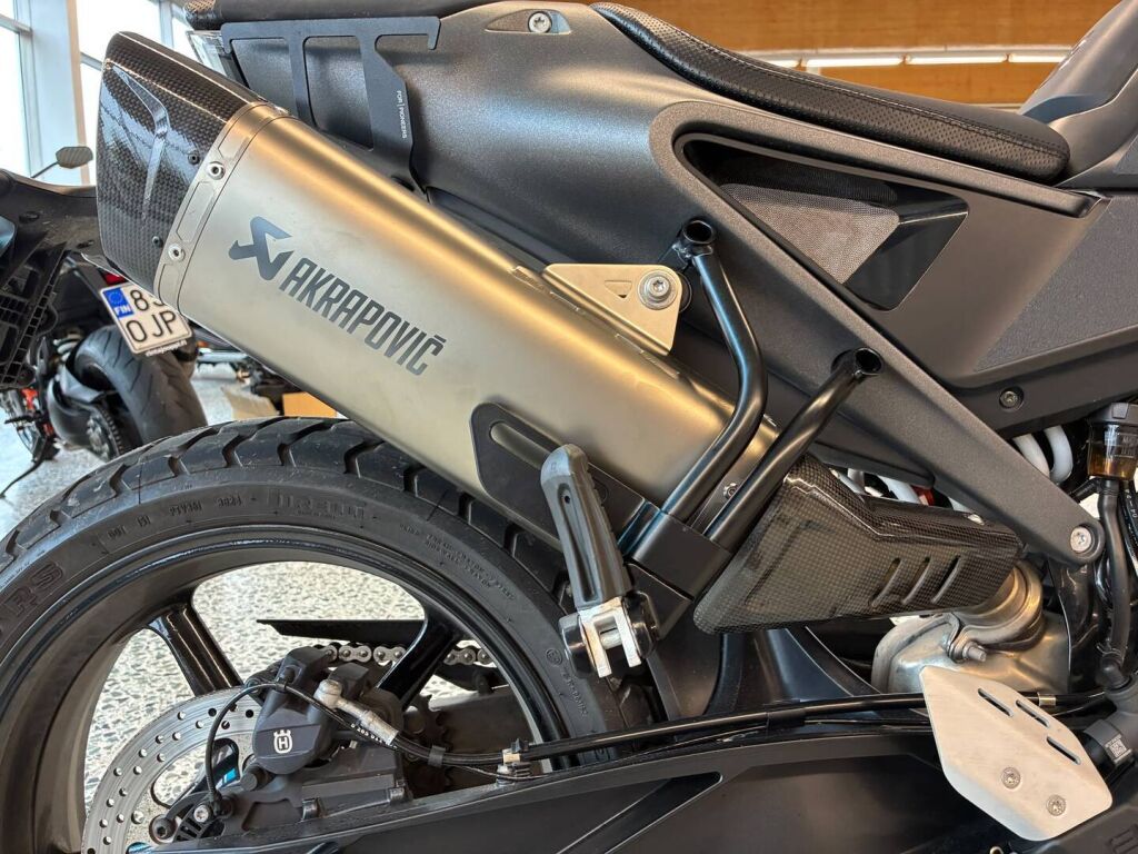 Husqvarna SVARTPILEN 2024 