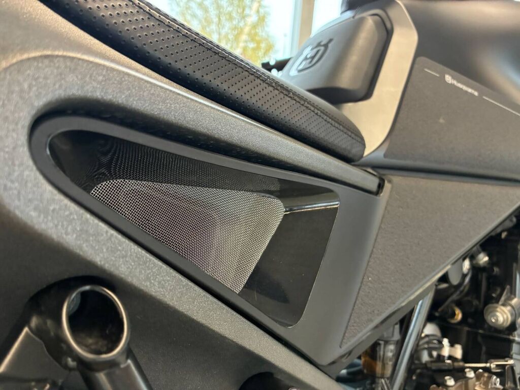 Husqvarna SVARTPILEN 2024 