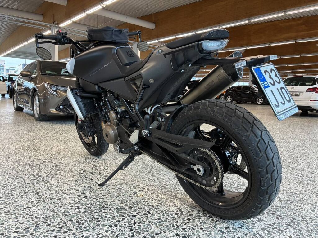 Husqvarna SVARTPILEN 2024 