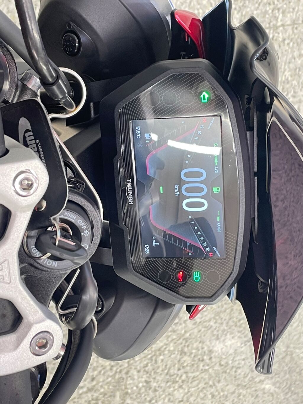 Triumph STREET TRIPLE 2025 