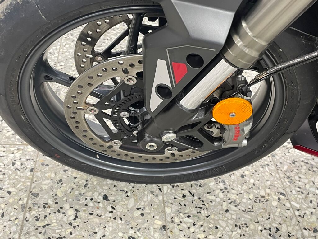 Triumph STREET TRIPLE 2025 