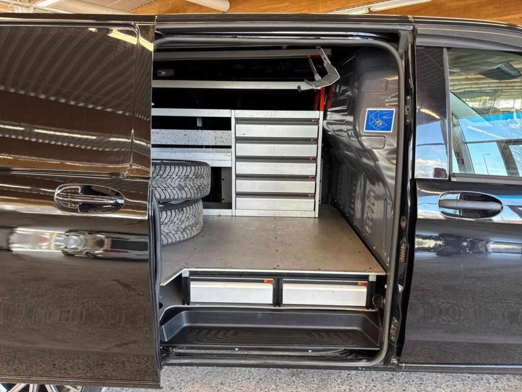 Mercedes-Benz Vito 2018 Musta
