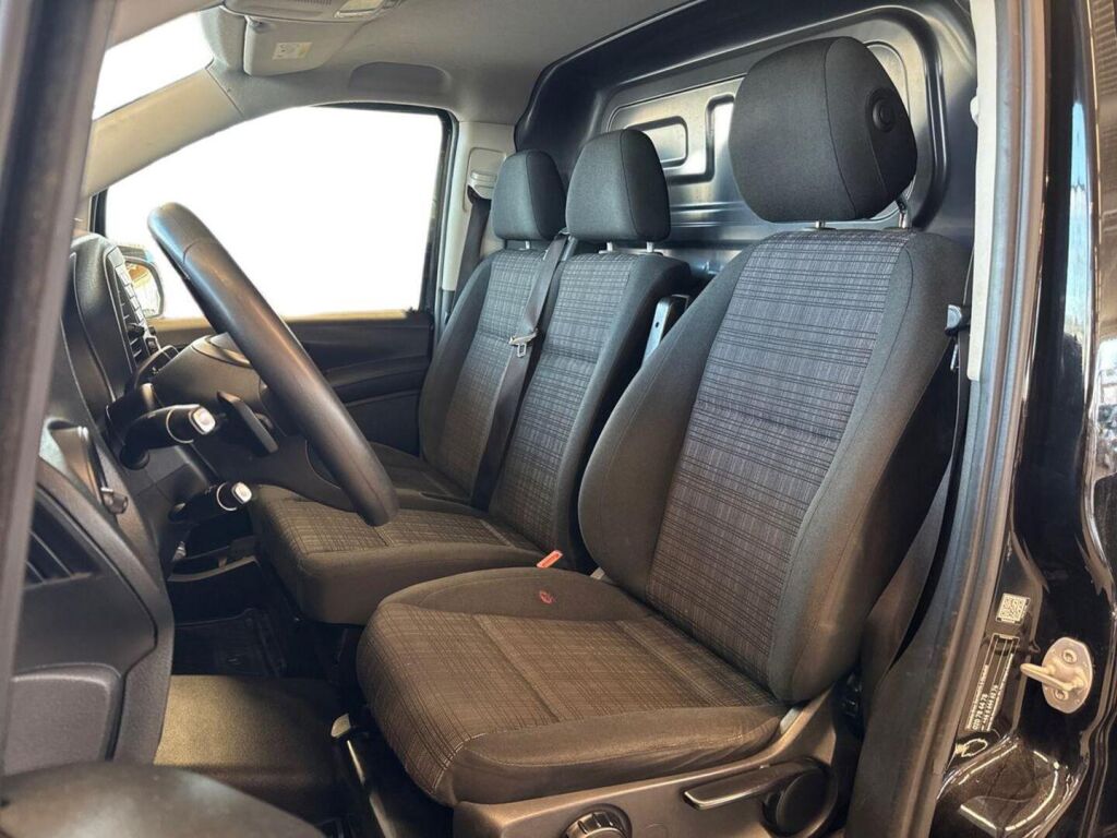 Mercedes-Benz Vito 2018 Musta
