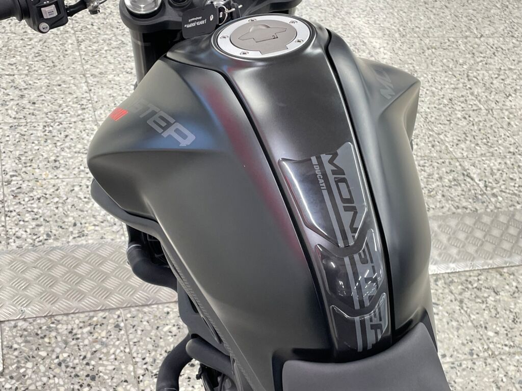 Ducati MONSTER 2022 